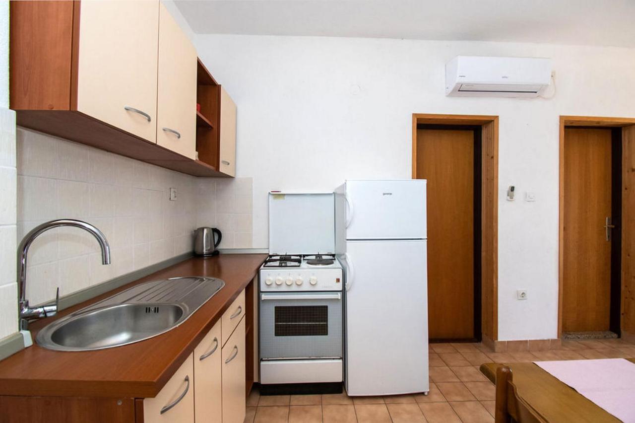 Apartments Crljenko Povljana Exterior foto