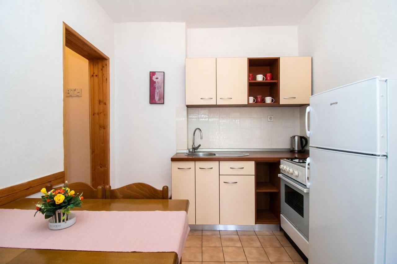 Apartments Crljenko Povljana Exterior foto