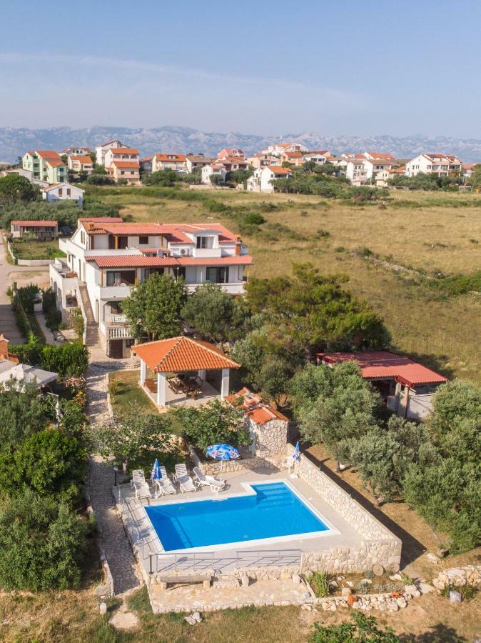 Apartments Crljenko Povljana Exterior foto